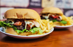 Cupom de desconto - 21% OFF em Hambúrguer com Batata Frita 90g para até 2 pessoas
