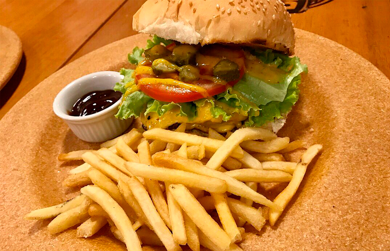 Cupom de desconto - 28% OFF em Combo com Burger+Fritas+Bebida