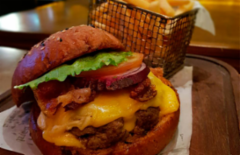 Cupom de desconto - 32% OFF em Combo de Hambúrguer com Fritas